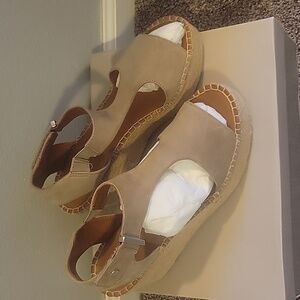 Women's wedge sandals